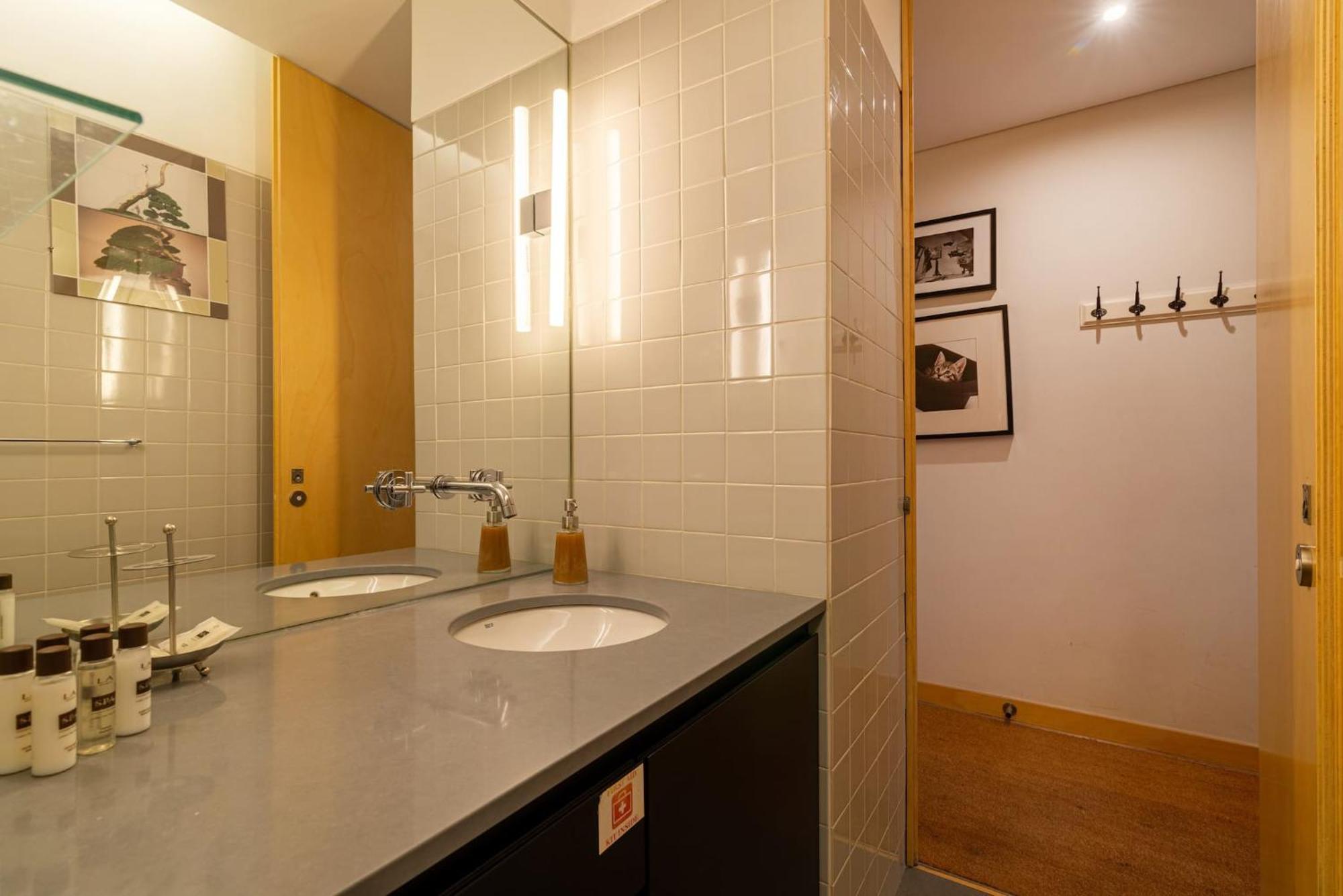 Bombarda 214 By Innkeeper Porto Exterior photo